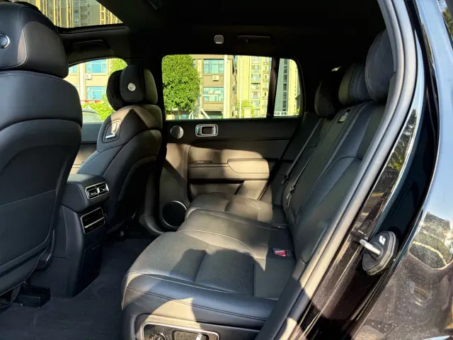 Li Auto L7 — Фото автомобиля 8