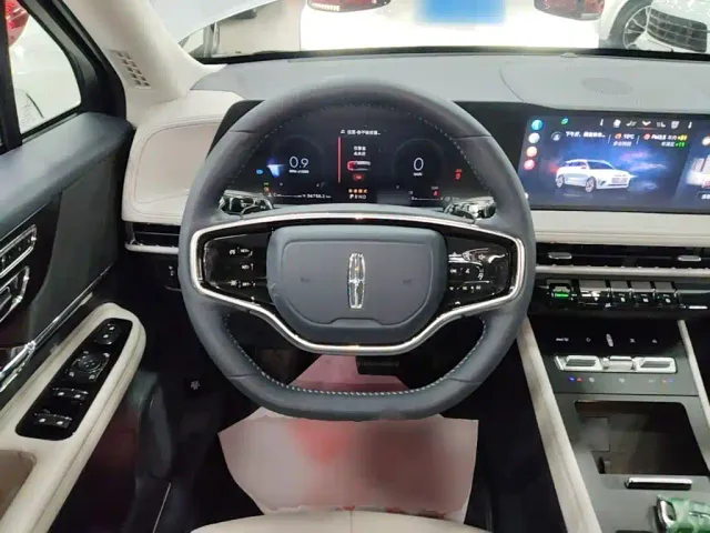 Lincoln Corsair — Фото автомобиля 10