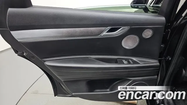Genesis G80 Electrified G80 (RG3) — Фото автомобиля 25