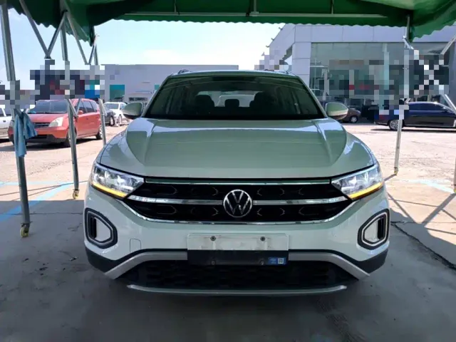 Volkswagen T-Roc — Фото автомобиля 2