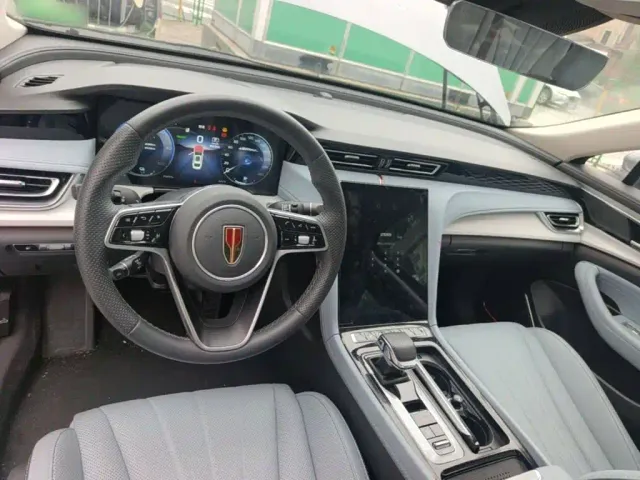 Hongqi H5 PHEV — Фото автомобиля 9