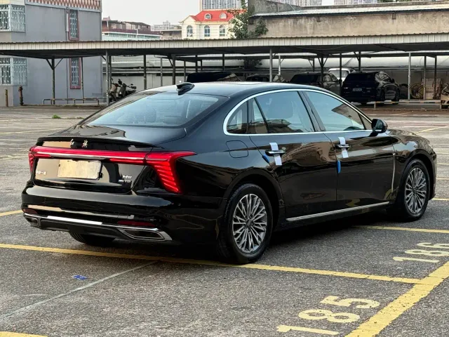Hongqi H5 — Фото автомобиля 7