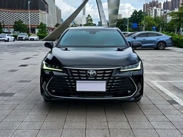 Toyota Avalon — Фото автомобиля 2