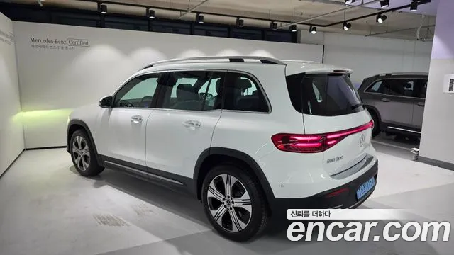 Mercedes-Benz EQB X243 — Фото автомобиля 3