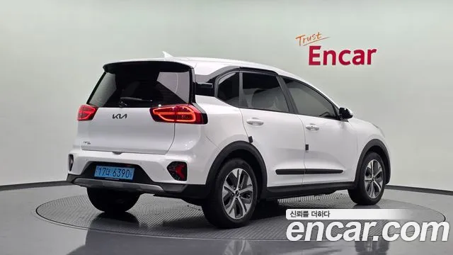Kia Niro — Фото автомобиля 2