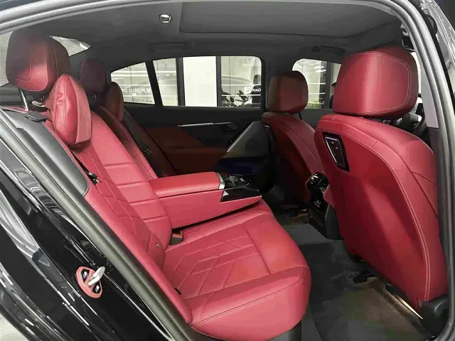 BMW 5 Series — Фото автомобиля 16