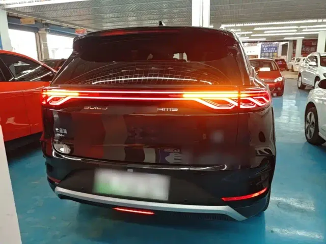 BYD Tang — Фото автомобиля 5