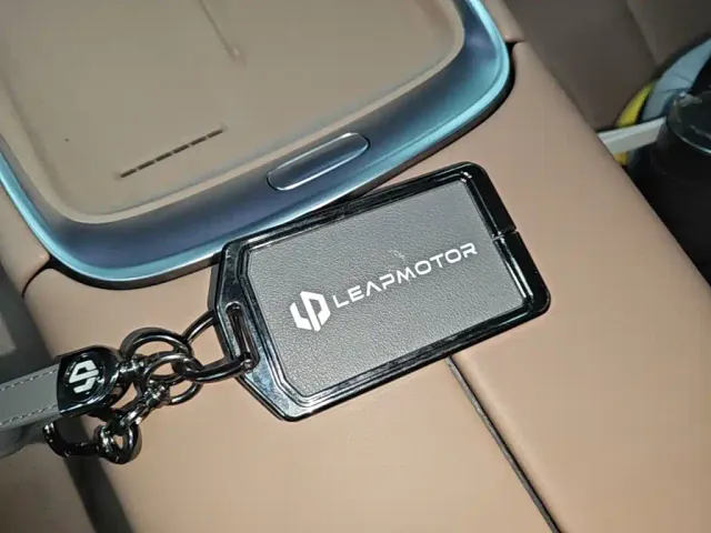 Leapmotor C11 — Фото автомобиля 8