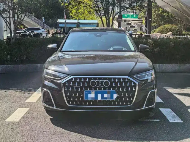 Audi A8 — Фото автомобиля 2