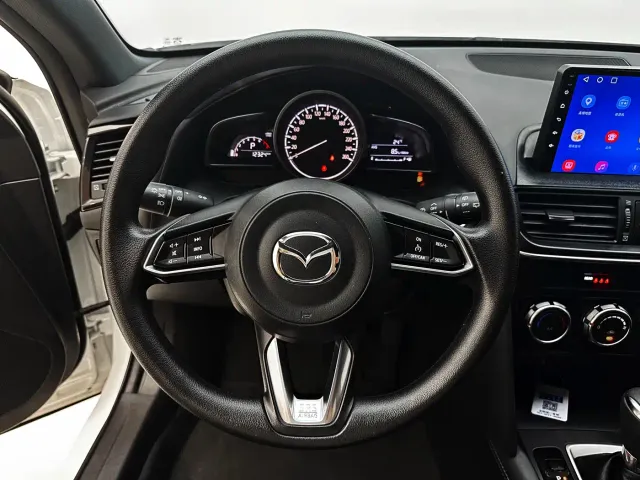 Mazda CX-4 — Фото автомобиля 18