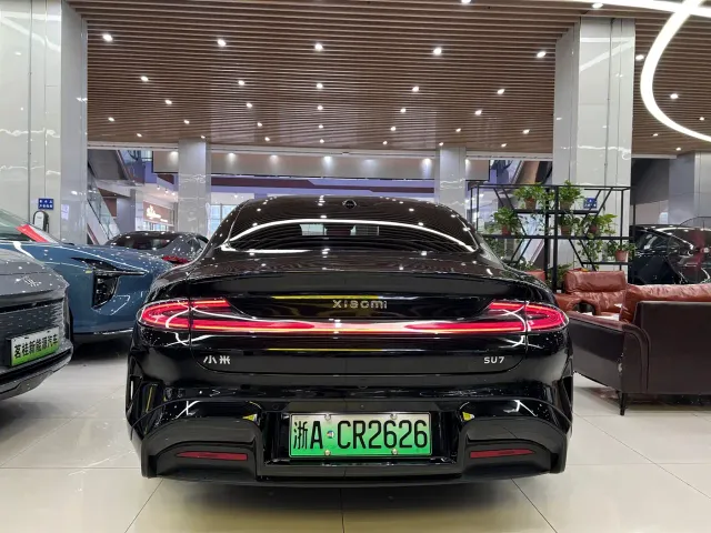 Xiaomi SU7 — Фото автомобиля 16