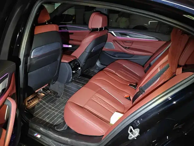 BMW 5 Series — Фото автомобиля 11