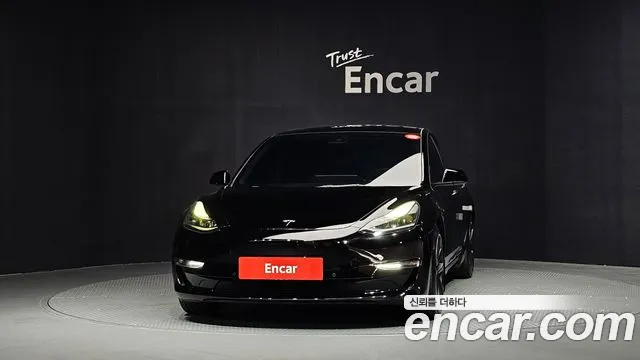 Tesla Model 3 — Фото автомобиля 3
