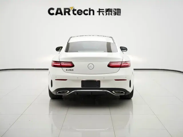 Mercedes-Benz E-Class — Фото автомобиля 17