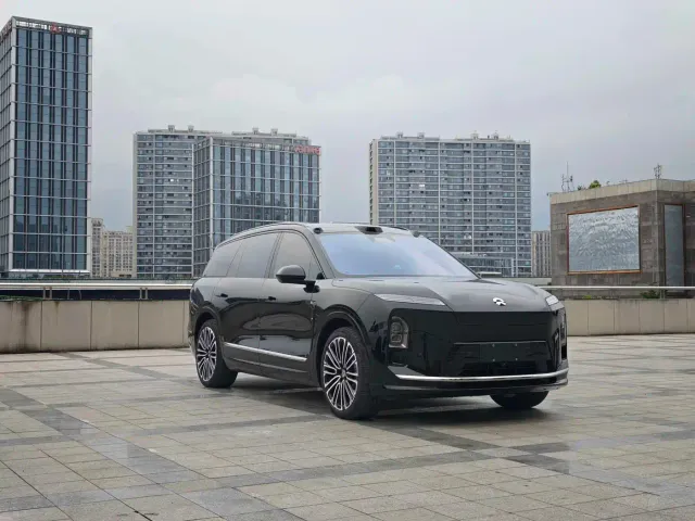 Nio ES8 — Фото автомобиля 3