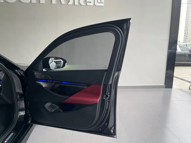 BMW 5 Series — Фото автомобиля 29