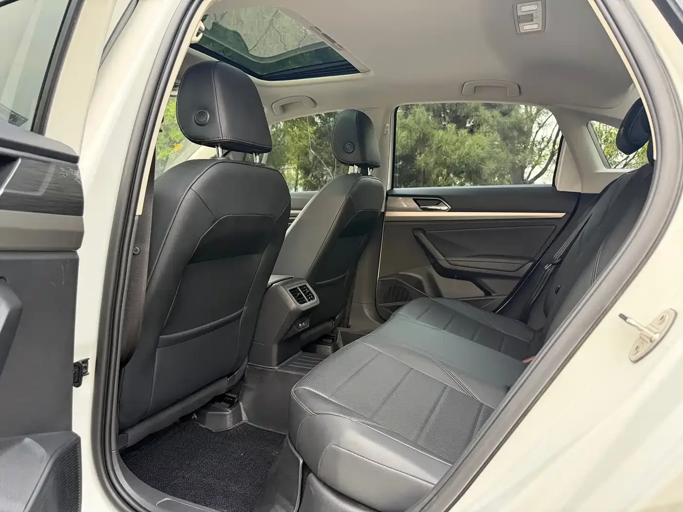Volkswagen Lavida 2022 1.5L Auto Comfort Edition — Фото автомобиля 5