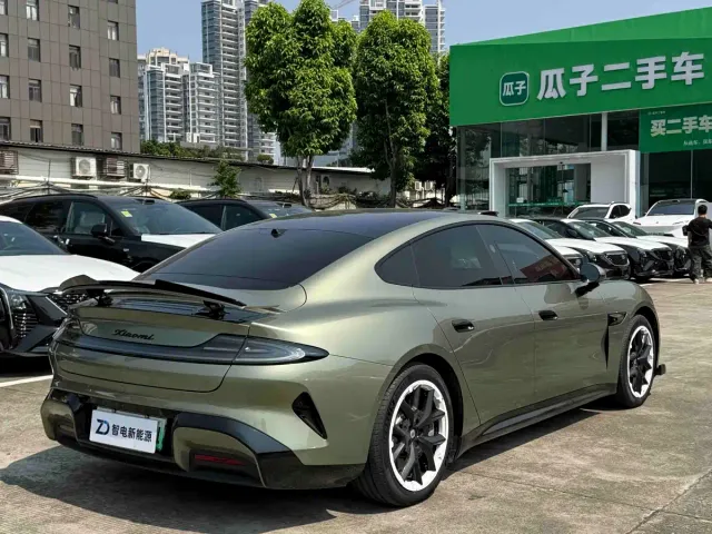 Xiaomi SU7 — Фото автомобиля 11
