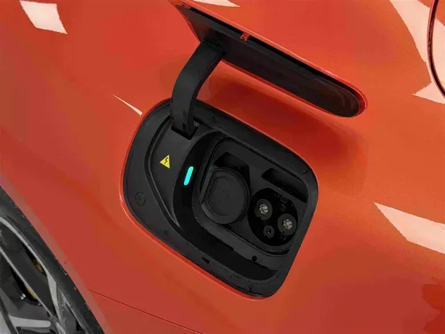Xiaomi SU7 — Фото автомобиля 19
