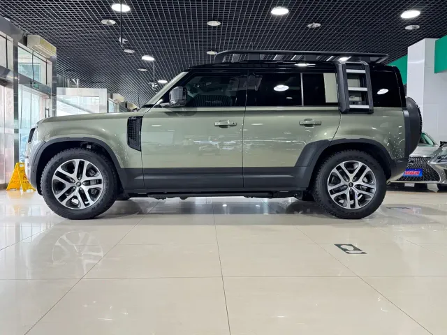 Land Rover Defender — Фото автомобиля 4