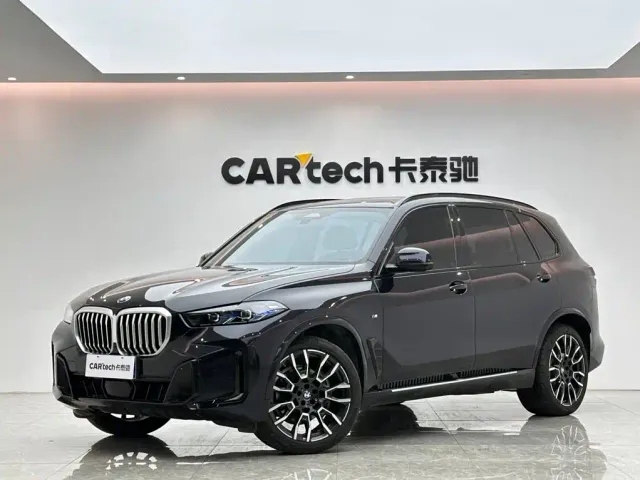 Фотография автомобиля — BMW X5