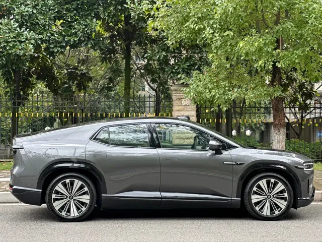 Changan Qiyuan E07 — Фото автомобиля 4