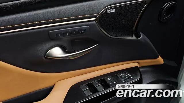 Lexus ES 7th Gen — Фото автомобиля 24