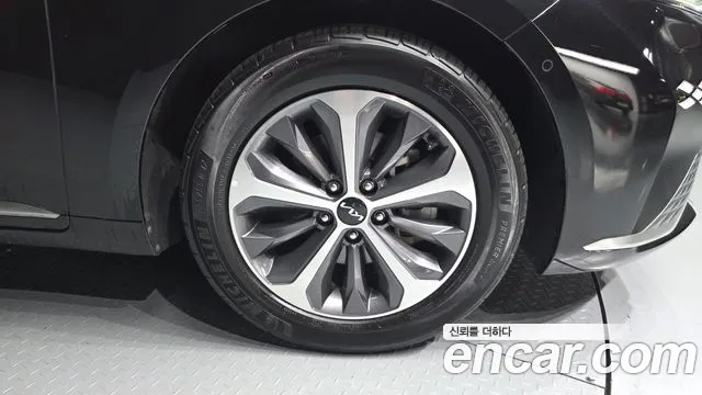 Kia K8 K8 Hybrid — Фото автомобиля 5