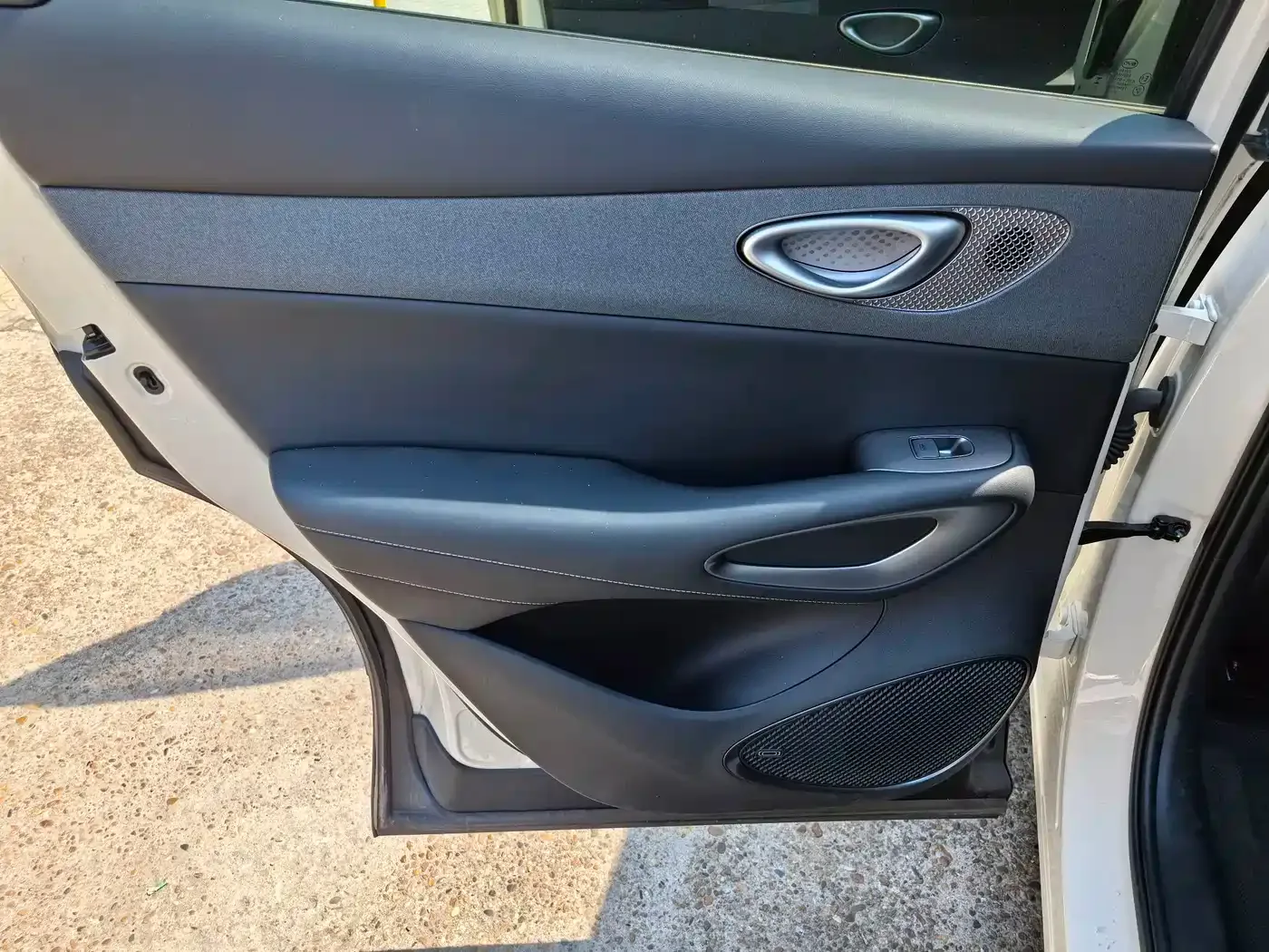 BYD Hai Shi 05 EV 2025 520KM Flagship Smart Navigation Edition — Фото автомобиля 8