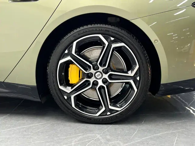 Xiaomi SU7 — Фото автомобиля 25