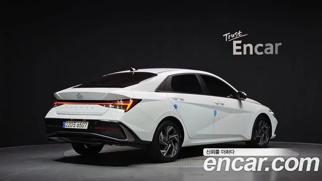 Hyundai Avante CN7 — Фото автомобиля 2