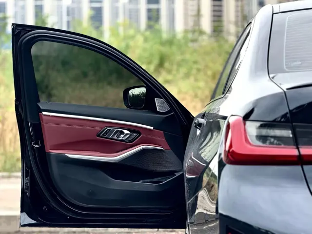 BMW 3 Series — Фото автомобиля 7