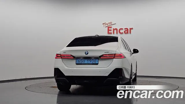 BMW i5 G60 — Фото автомобиля 4