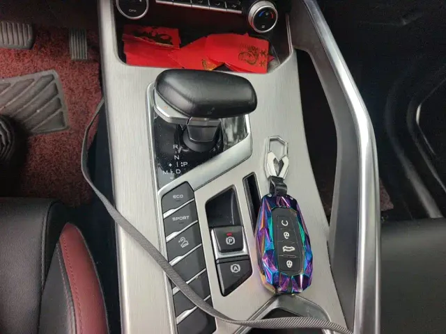 Geely Binyue — Фото автомобиля 10