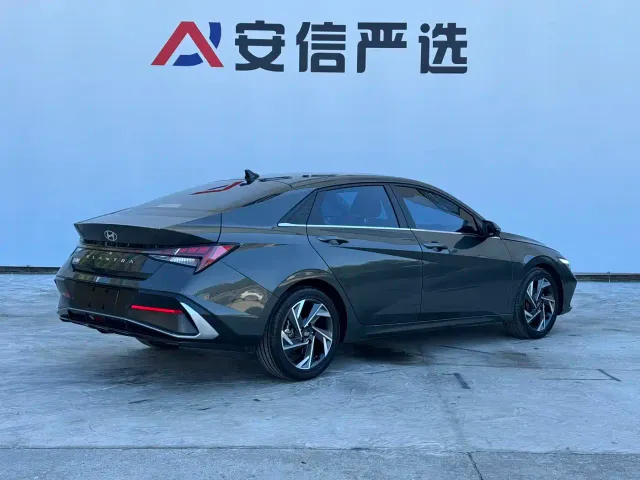 Hyundai Elantra — Фото автомобиля 4