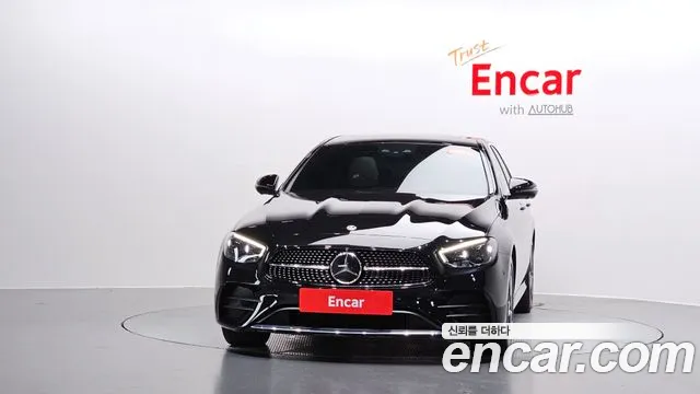 Mercedes-Benz E-Class — Фото автомобиля 3