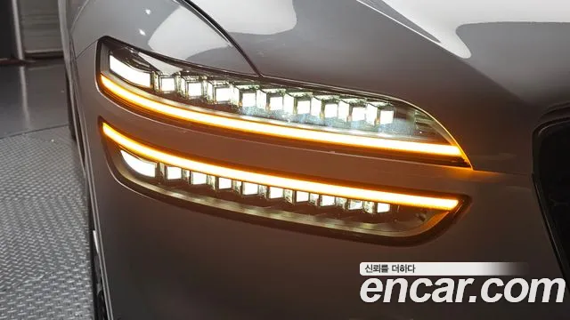 Genesis GV70 — Фото автомобиля 6