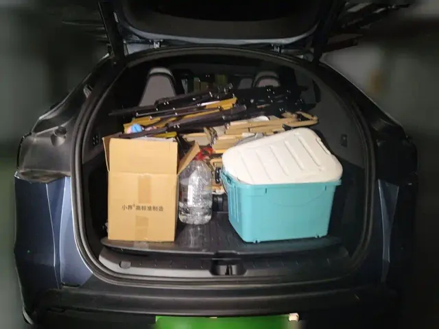 Tesla Model Y L — Фото автомобиля 15