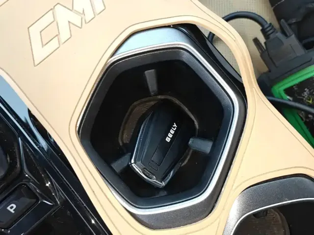 Geely Boyue L — Фото автомобиля 8