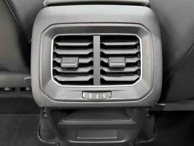 Volkswagen Tiguan L 2025 Model 300TSI Auto 2WD Dragon Edition — Фото автомобиля 12