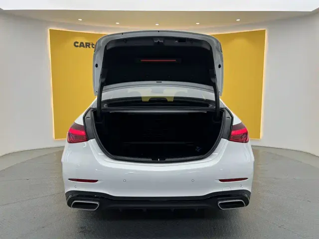 Mercedes-Benz C-Class — Фото автомобиля 11