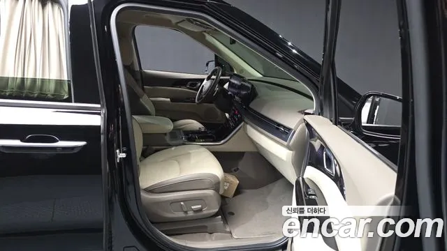 Kia Carnival Generation 4 — Фото автомобиля 16