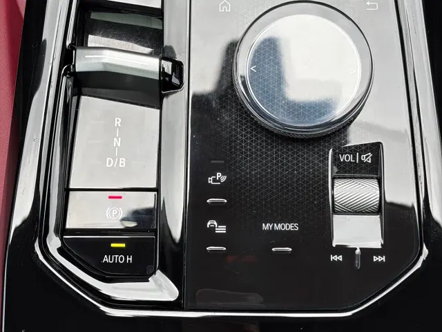BMW i5 — Фото автомобиля 16