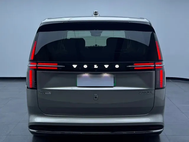 Volvo EM90 — Фото автомобиля 17