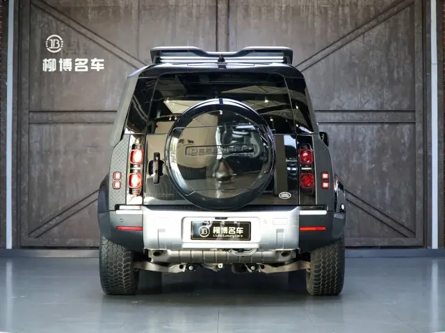Land Rover Defender — Фото автомобиля 23
