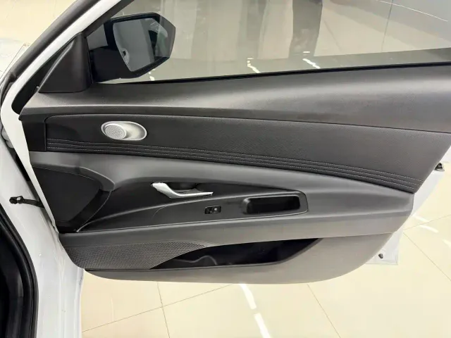 Hyundai Elantra — Фото автомобиля 7