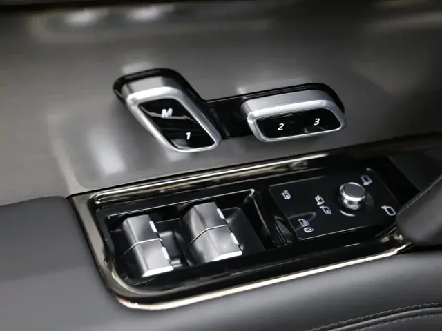 Land Rover Range Rover Sport — Фото автомобиля 12