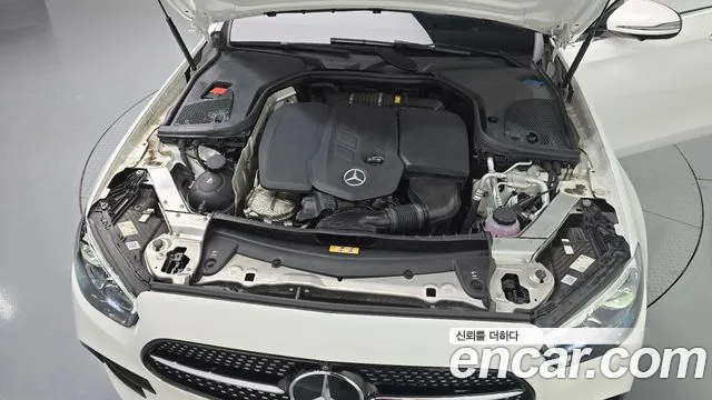 Mercedes-Benz E-Class — Фото автомобиля 6