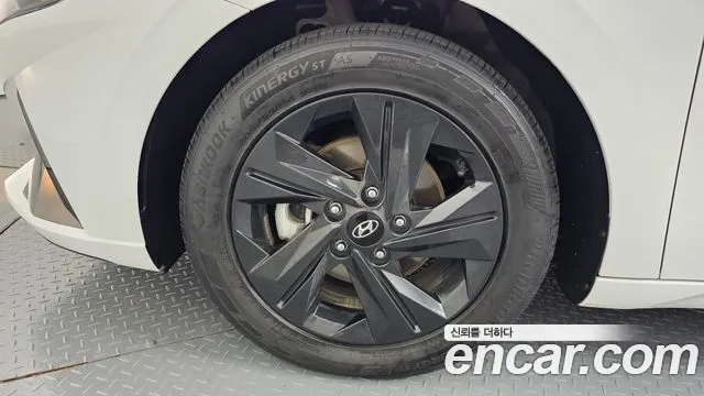 Hyundai Avante CN7 — Фото автомобиля 5