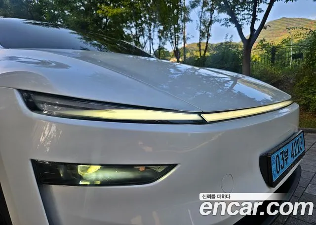 Tesla Model Y — Фото автомобиля 9